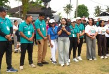 Ketua TP PKK Kabupaten Badung, Nyonya Rasniathi Adi Arnawa, menghadiri HUT Ke-451 Desa Sedang, di Wantilan Jaba Pura Dalem Sedang