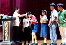 Foto: Bupati Wayan Adi Arnawa bersama Ketua TP. PKK Nyonya Rasniathi Adi Arnawa menghadiri Puncak Perayaan Hari Anak Nasional Kabupaten Badung Tahun 2026 di Balai Budaya Giri Nata Mandala, Puspem Badung