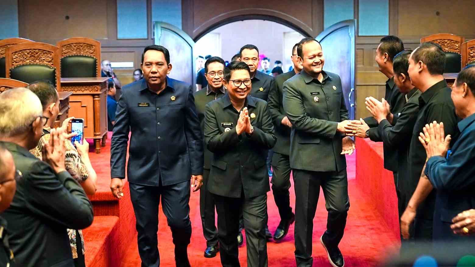 Bupati Badung Adi Arnawa menyampaikan penjelasan Ranperda Pertanggungjawaban APBD 2025 dalam Rapat Paripurna DPRD Badung
