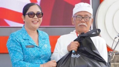 Bunda Rai hadir di Pasar Rakyat PKK Provinsi Bali untuk mendukung aksi berbelanja dan berbagi