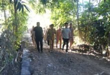 Cek rabat beton dan hotmix di Banyubiru Bupati Kembang Hartawan pastikan jalan mulus untuk warga