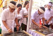 Wagub Bali Giri Prasta ajak warga Jembrana kembangkan Taman Bali Banten saat menghadiri karya di Pura Desa Pangyangan