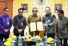 Walikota Denpasar I Gusti Ngurah Jaya Negara tandatangani MoU Sister City dengan Kota Piraeus, Yunani