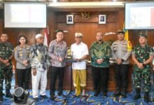 Foto : Walikota Denpasar, I Gusti Ngurah Jaya Negara bersama Forum Koordinasi Pimpinan Daerah (Forkopimda) Kota Denpasar saat menerima kunjungan kerja Bupati Bangka Barat