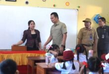 Bupati Jembrana I Made Kembang Hartawan tinjau MPLS dan tegaskan larangan perploncoan di sekolah