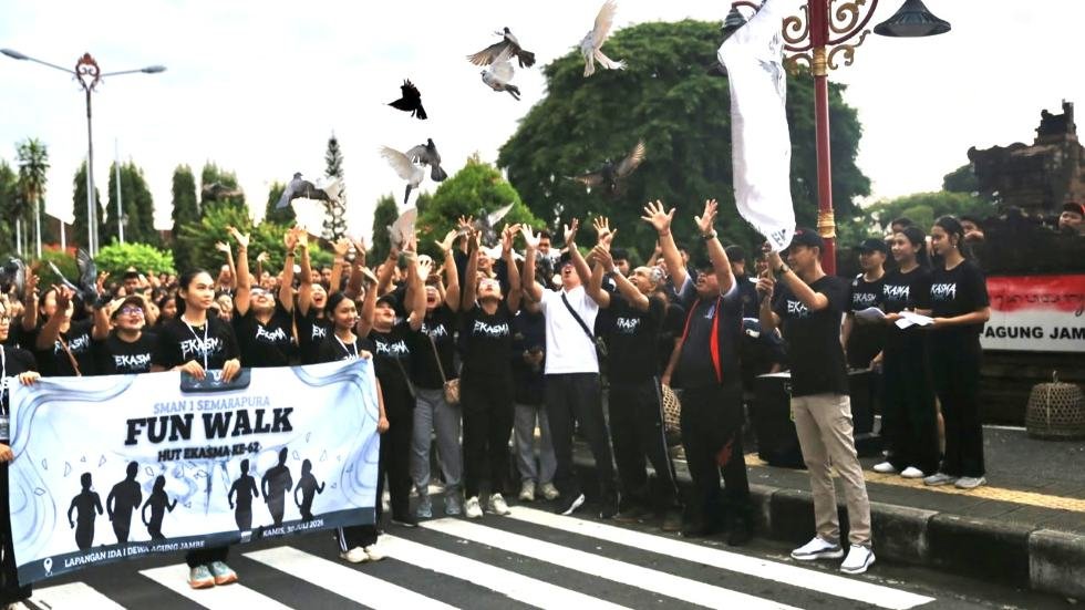 Fun Walk Hari Ulang Tahun (HUT) ke-62 SMA Negeri 1 Semarapura
