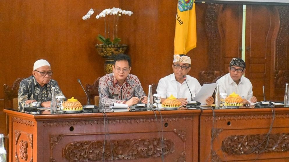 Foto : Walikota Denpasar, I Gusti Ngurah Jaya Negara bersama Forum Koordinasi Pimpinan Daerah (Forkopimda) Kota Denpasar saat menerima kunjungan kerja Bupati Bangka Barat