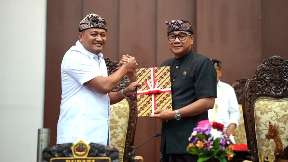 DPRD Gianyar resmi tetapkan Raperda Pertanggungjawaban APBD 2025 jadi Perda