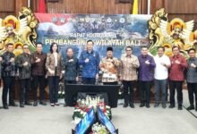 Bupati Wayan Adi Arnawa menghadiri Rakor Tingkat Menteri terkait Pengembangan Wilayah Bali di Gedung Wiswa Sabha Utama, Kantor Gubernur Bali, Denpasar
