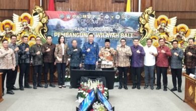 Bupati Wayan Adi Arnawa menghadiri Rakor Tingkat Menteri terkait Pengembangan Wilayah Bali di Gedung Wiswa Sabha Utama, Kantor Gubernur Bali, Denpasar