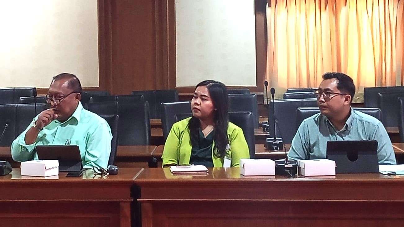 Direktur RS Kasih Ibu Kedonganan, dr. Ni Putu Ayu Utari Laksmi (tengah)