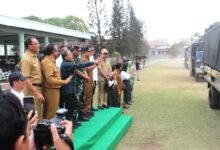 Gubernur Bali lepas bantuan logistik untuk korban bencana NTT di Makorem 163 Wira Satya Denpasar