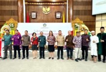 Gubernur Koster lantik anggota BPSK Kota Denpasar periode 2026-2031 di Kantor Gubernur Bali