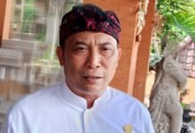 Ketua DPRD Kabupaten Tabanan, I Nyoman Arnawa saat memberikan keterangan terkait Ranperda yang tidak masuk dalam daftar Propemperda
