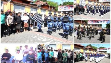 Foto: Suasana pelepasan peserta lomba gerak jalan tingkat SMA di Karangasem oleh Bupati I Gusti Putu Parwata