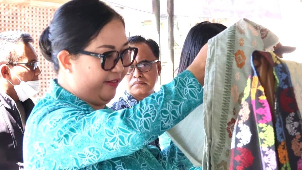 Ketua TP PKK Kabupaten Tabanan, Ny. Rai Wahyuni Sanjaya