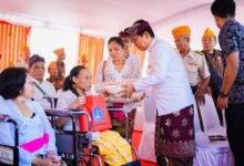 Foto: Bupati Wayan Adi Arnawa menjadi Inspektur Upacara saat Upacara Peringatan HUT. Ke-81 Kemerdekaan RI di Lapangan Pusat Pemerintahan (Puspem) Badung