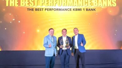Dirut bank bpd bali berada di tengah