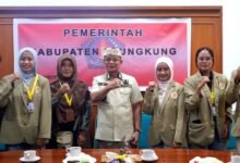 Bupati Klungkung, I Made Satria, secara resmi menerima jajaran civitas akademika dan mahasiswa Universitas Gadjah Mada (UGM)