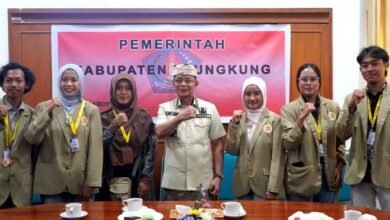 Bupati Klungkung, I Made Satria, secara resmi menerima jajaran civitas akademika dan mahasiswa Universitas Gadjah Mada (UGM)