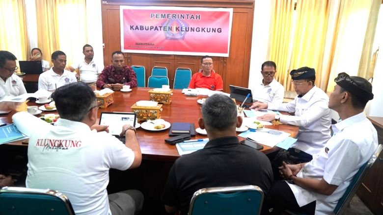 Bupati Satria dorong percepatan proyek lampu jalan dan preservasi jalan Nusa Penida