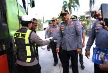 Penertiban Truk parkir liar di jalur terminal Mengwi