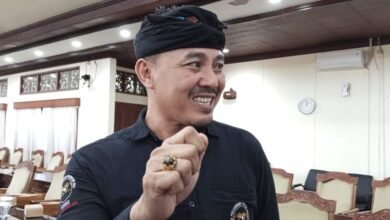 Koordinator Forum Perjuangan Driver Pariwisata Bali I Made Darmayasa saat memberikan keterangan terkait ASK