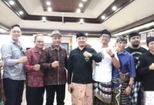 Foto: Komisi III DPRD Bali bersama Forum Perjuangan Driver Pariwisata Bali