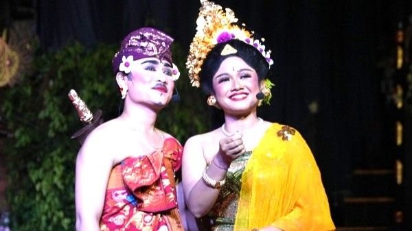 Duta Kabupaten Badung dalam Utsawa (Parade) Drama Gong Tradisi