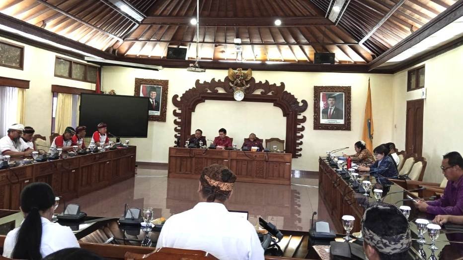 Suasana Audiensi Puskor Hindunesia bersama Komisi IV DPRD Provinsi Bali
