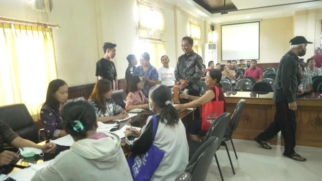 Suasana pelaksanaan aktivasi Identitas Kependudukan Digital (IKD) dan sosialisasi digitalisasi bansos bagi agen pendamping di Kabupaten Badung