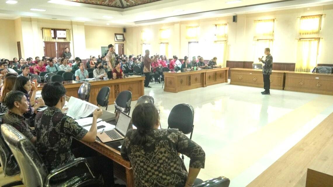Suasana pelaksanaan aktivasi Identitas Kependudukan Digital (IKD) dan sosialisasi digitalisasi bansos bagi agen pendamping di Kabupaten Badung
