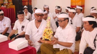 Wali Kota Jaya Negara hadiri upacara Pujawali dan Ngenteg Linggih di Pura Banjar Dukuh Sari Sesetan Denpasar