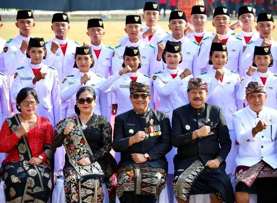 bupati komang sanjaya