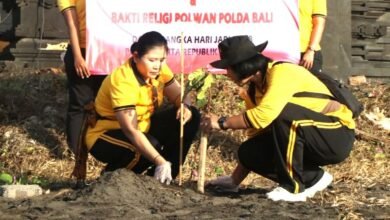 Polwan Polda Bali tebar kepedulian lingkungan dan masyarakat sambut Hari Jadi ke-78 Polwan RI