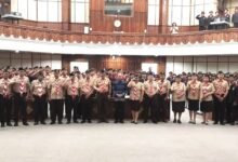Gubernur Bali Wayan Koster bersama Kontingen Pramuka Bali