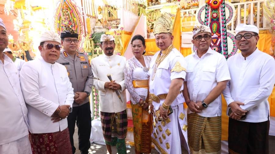 Mapurwa Daksina pada rangkian Karya Angasti Puja Atma Wedana Maligia Punggel Utama  di Peyadnya Puri Agung Dangin Puri