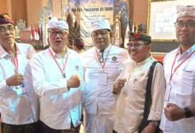Ketua Umum Puskor Hindunesia, Ida Bagus K. Susena (kedua dari kiri)