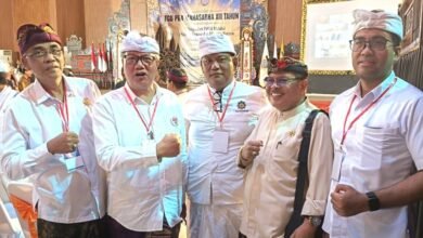 Ketua Umum Puskor Hindunesia, Ida Bagus K. Susena (kedua dari kiri)