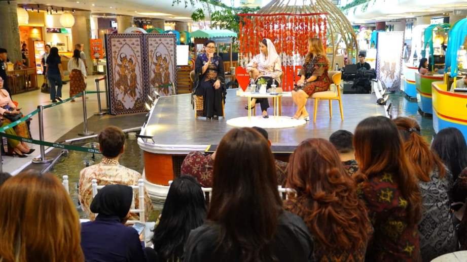 talkshow inspiratif bertajuk “Perempuan Bali Berdaya: Merajut Budaya dalam Membangun Bangsa” di Atrium Icon Mall, Sanur