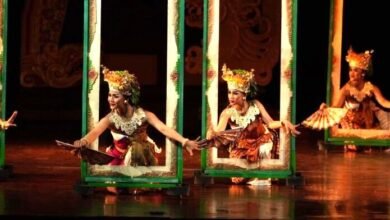 Foto: Penampilan Sanggar Seni Dharmawangsa sebagai Duta Kabupaten Badung dalam Utsawa Palegongan Klasik Khas di Gedung Ksirarnawa Art Centre Denpasar