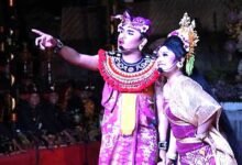 Duta Kabupaten Badung dalam Utsawa (Parade) Drama Gong Tradisi