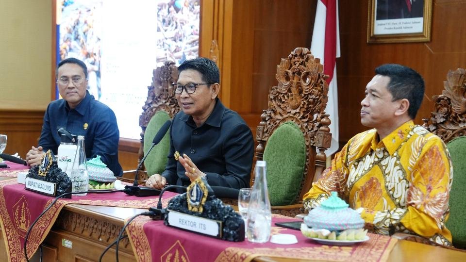 Gandeng ITS Surabaya Pemkab Badung rilis AMDK botol kaca Baliss ramah lingkungan