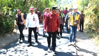 Bupati Sutjidra pastikan penuntasan Jalan Bukti-Tunjung Buleleng dengan progres lampaui target