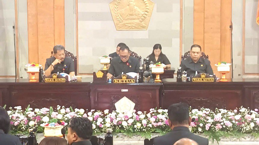 Gedung DPRD Kabupaten Tabanan tempat berlangsungnya rapat paripurna pembahasan Ranperda TA 2026