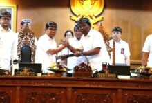 Optimis target pajak tercapai Bupati Badung sampaikan jawaban pemerintah atas pandangan fraksi DPRD