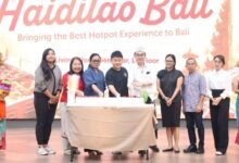 Ketua TP PKK Denpasar Ny Sagung Antari Jaya Negara hadiri soft opening Haidilao Bali di Living World Denpasar