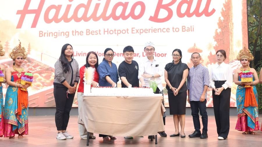 Ketua TP PKK Denpasar Ny Sagung Antari Jaya Negara hadiri soft opening Haidilao Bali di Living World Denpasar