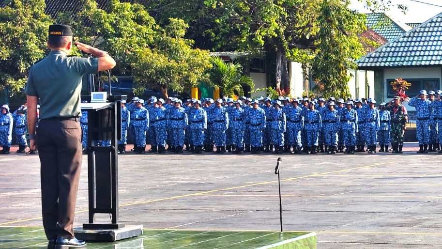 Dari tokoh masyarakat hingga Linmas 179 warga Tabanan ikuti latihan bela negara