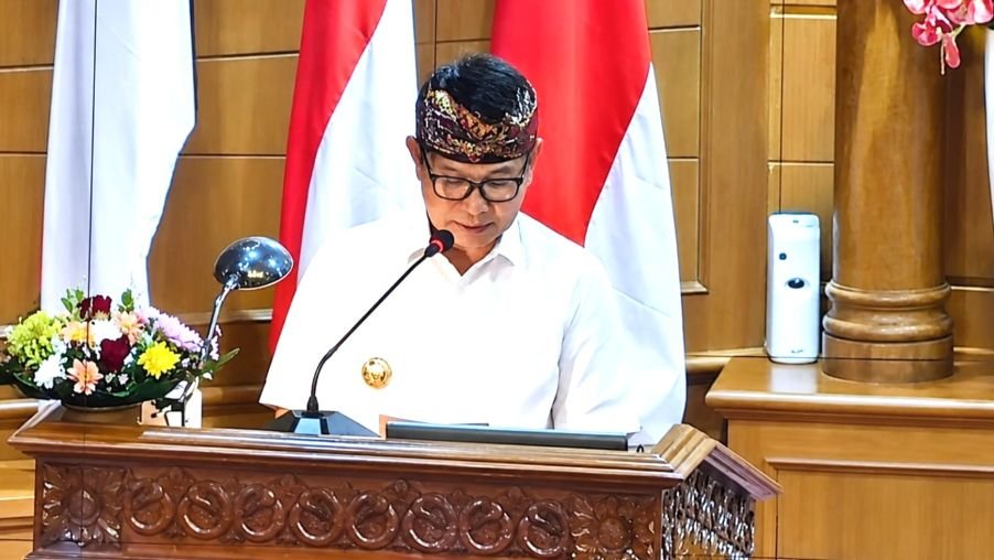 bupati badung adi arnawa